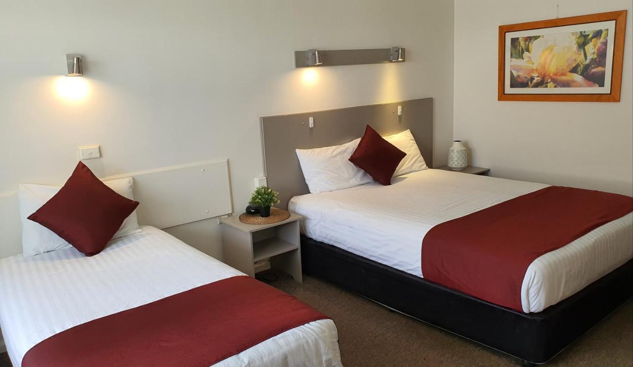האיי Cobb Inlander Motel מראה חיצוני תמונה