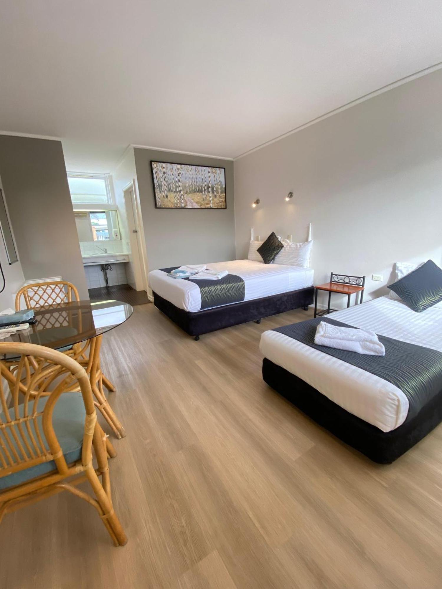 האיי Cobb Inlander Motel מראה חיצוני תמונה