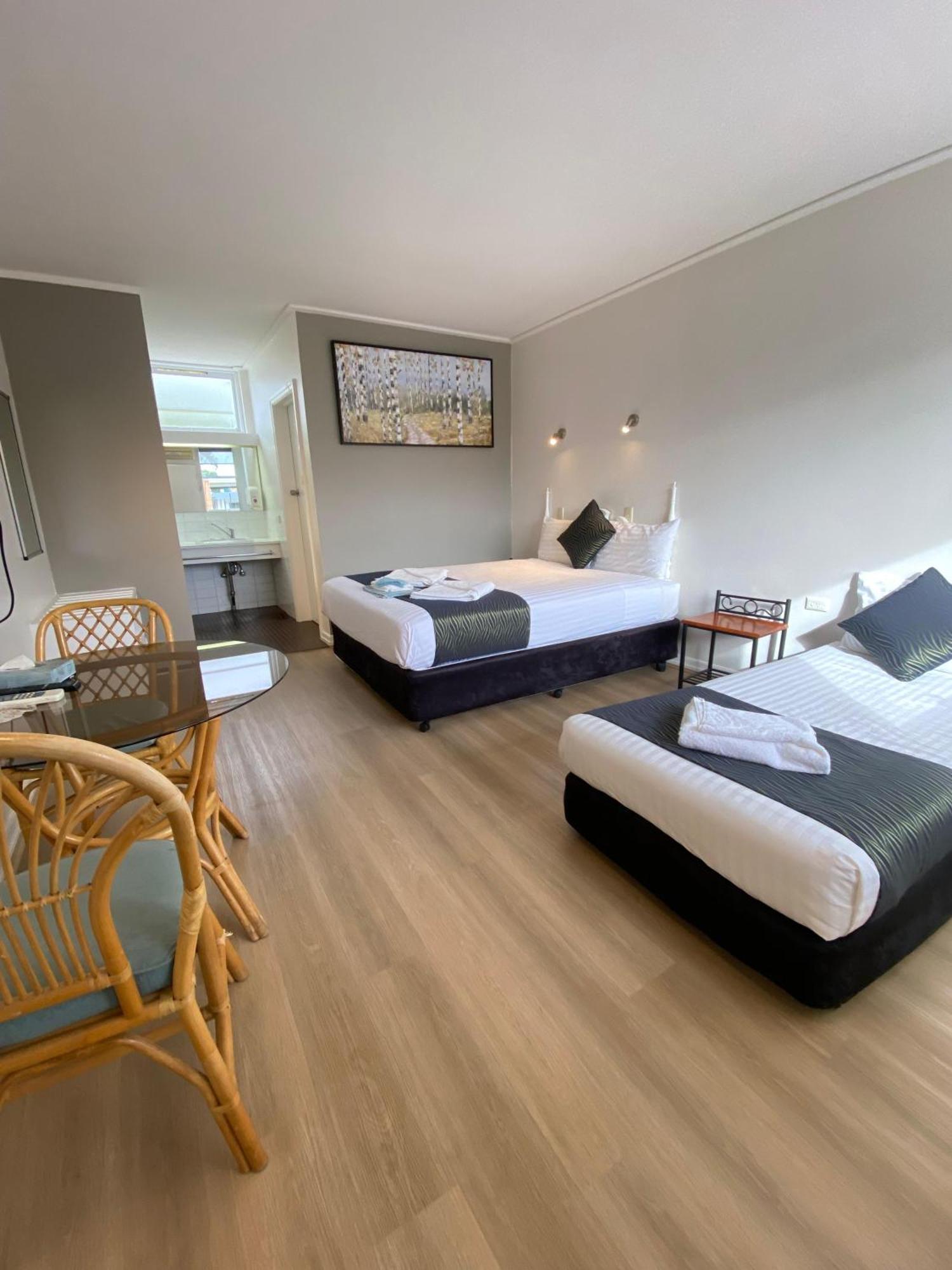 האיי Cobb Inlander Motel מראה חיצוני תמונה
