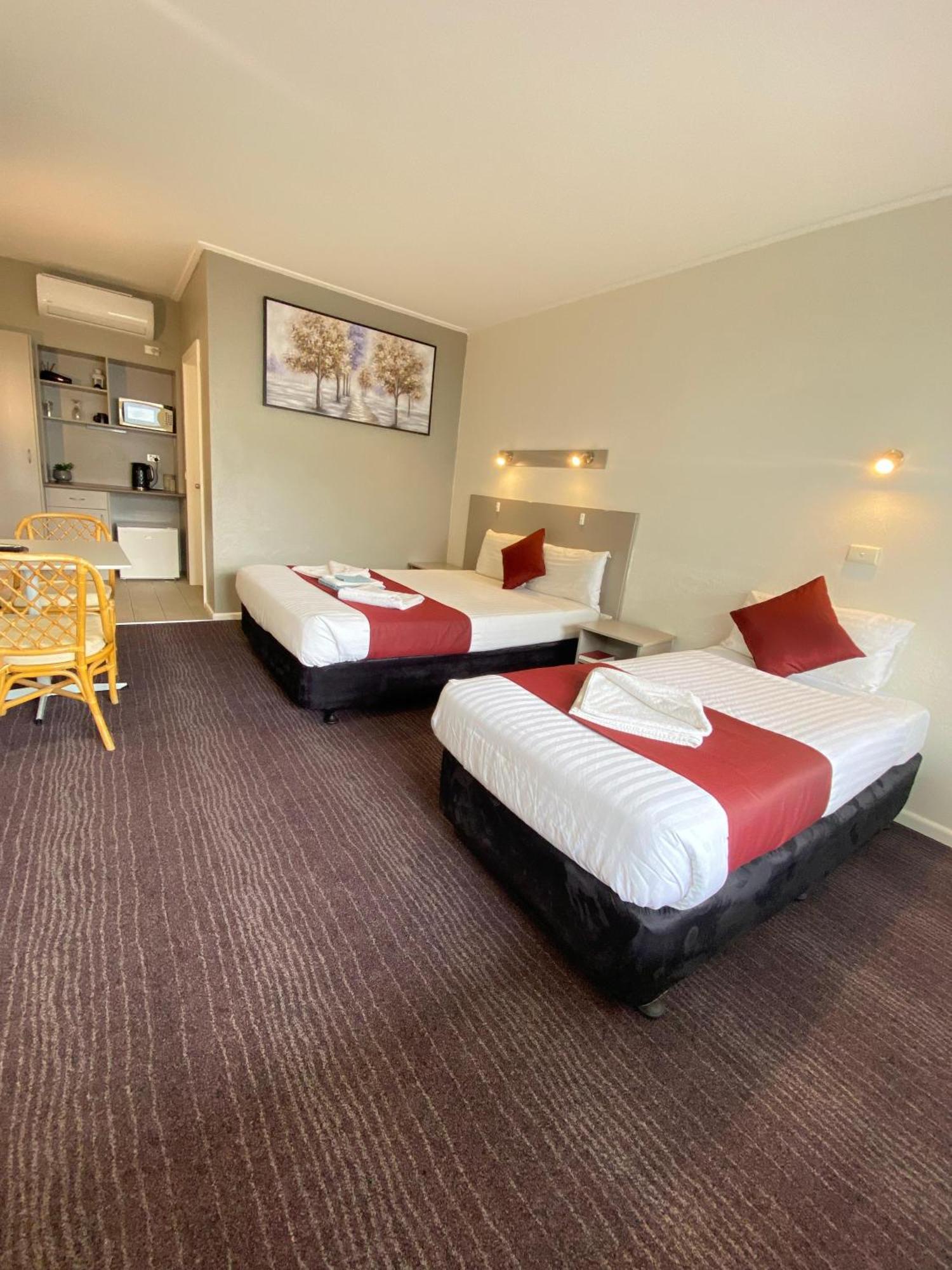האיי Cobb Inlander Motel מראה חיצוני תמונה
