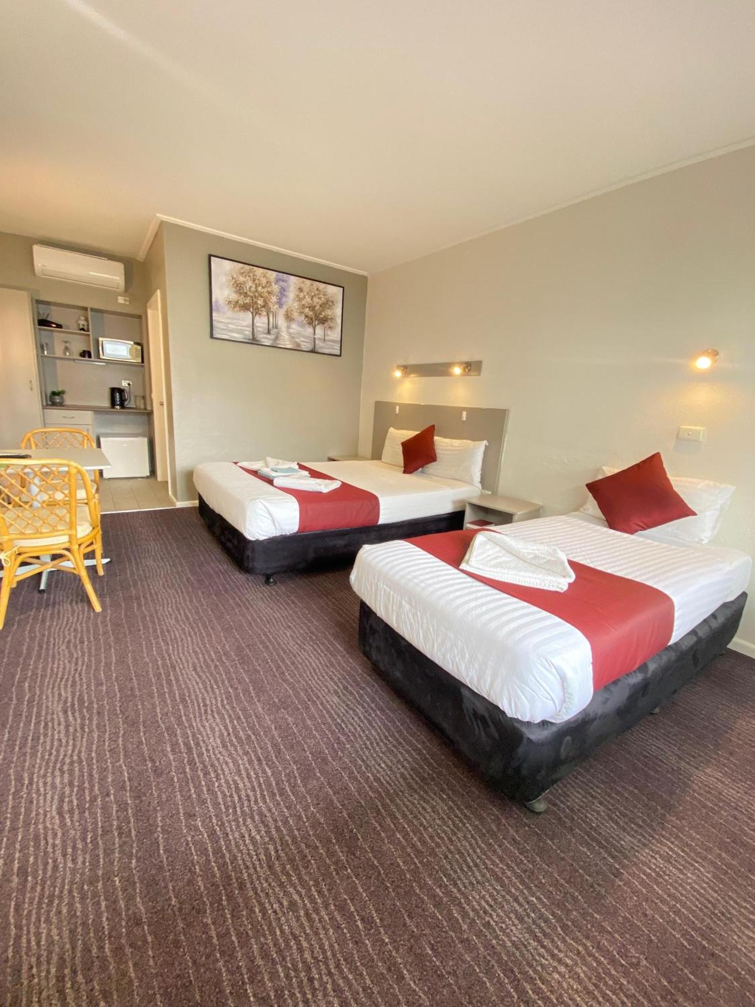 האיי Cobb Inlander Motel מראה חיצוני תמונה