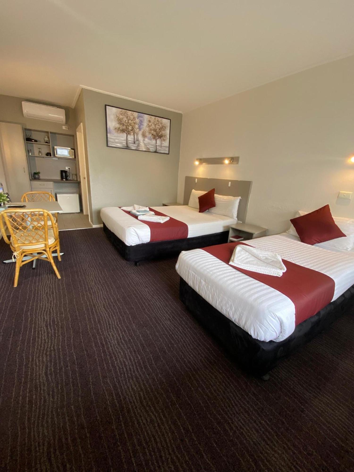 האיי Cobb Inlander Motel מראה חיצוני תמונה