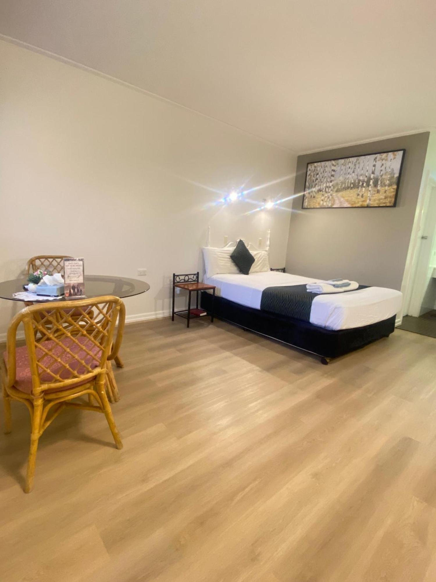האיי Cobb Inlander Motel מראה חיצוני תמונה