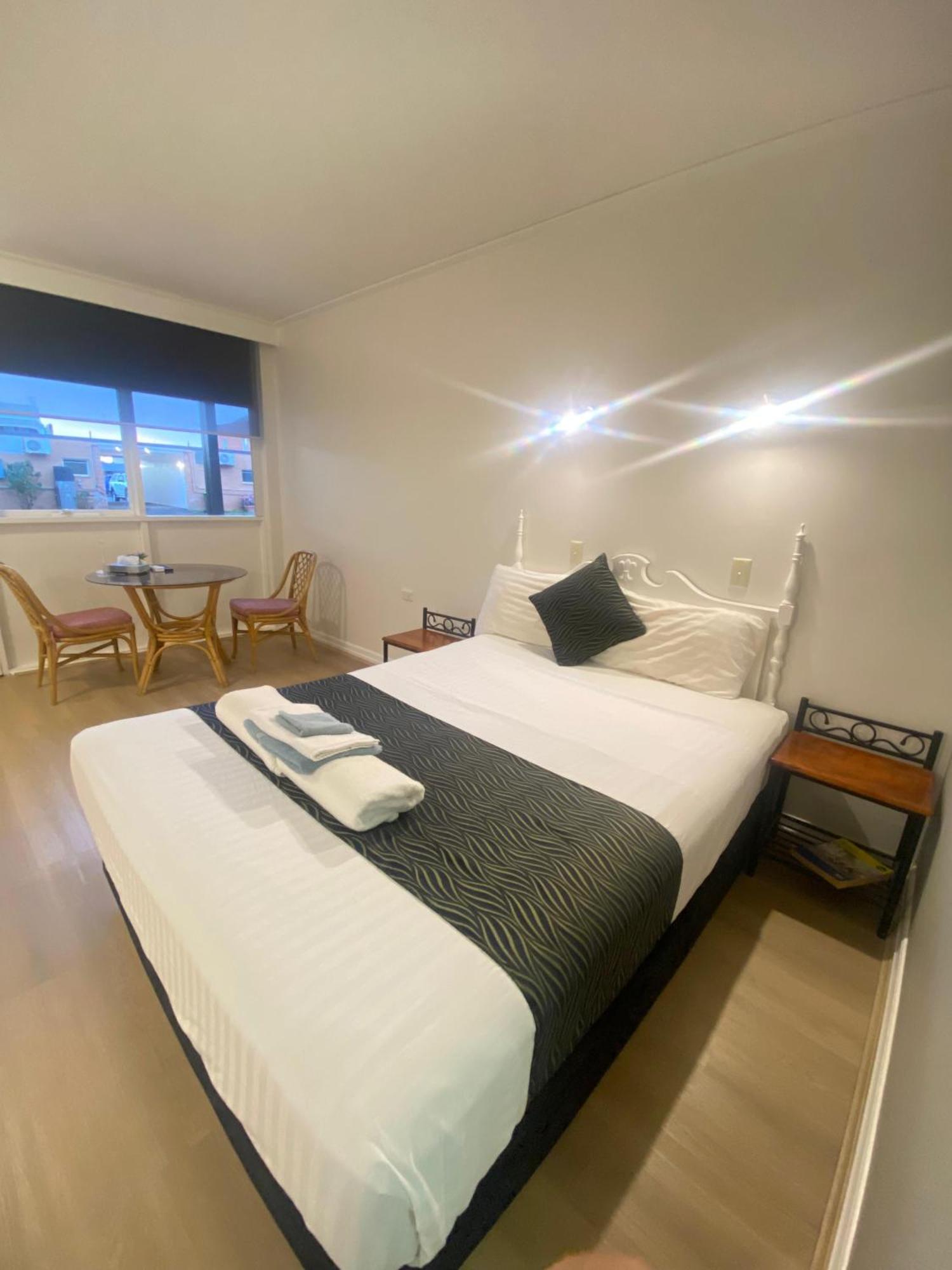 האיי Cobb Inlander Motel מראה חיצוני תמונה